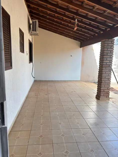 Comprar Casa / Padr&atilde;o em Potirendaba R$ 195.000,00 - Foto 4