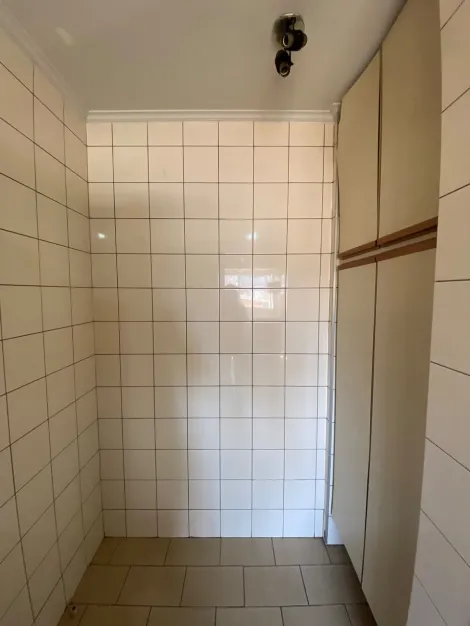 Alugar Apartamento / Padr&atilde;o em S&atilde;o Jos&eacute; do Rio Preto R$ 1.000,00 - Foto 3