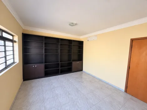 Alugar Casa / Padr&atilde;o em S&atilde;o Jos&eacute; do Rio Preto. apenas R$ 700.000,00