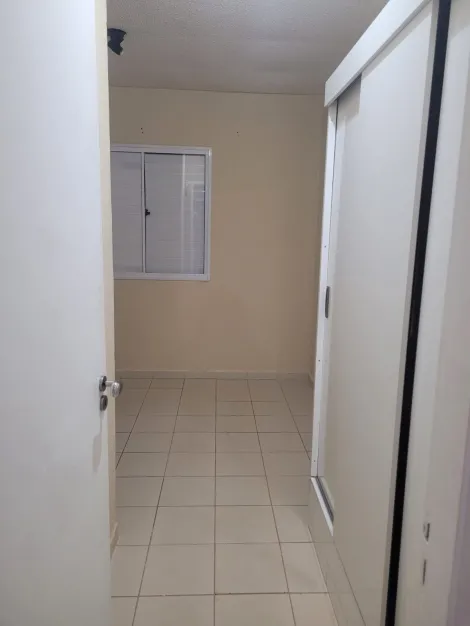 Alugar Casa / Condom&iacute;nio em S&atilde;o Jos&eacute; do Rio Preto R$ 1.700,00 - Foto 9