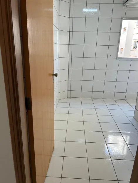 Alugar Apartamento / Padr&atilde;o em S&atilde;o Jos&eacute; do Rio Preto R$ 1.350,00 - Foto 10