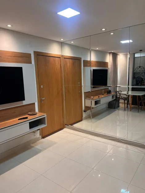 Alugar Apartamento / Padr&atilde;o em S&atilde;o Jos&eacute; do Rio Preto. apenas R$ 250.000,00
