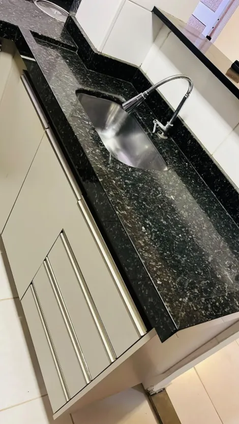 Alugar Apartamento / Padr&atilde;o em S&atilde;o Jos&eacute; do Rio Preto R$ 1.300,00 - Foto 2