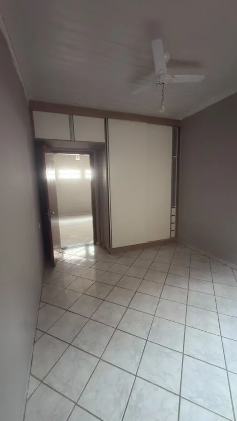 Alugar Casa / Padr&atilde;o em S&atilde;o Jos&eacute; do Rio Preto R$ 2.300,00 - Foto 12