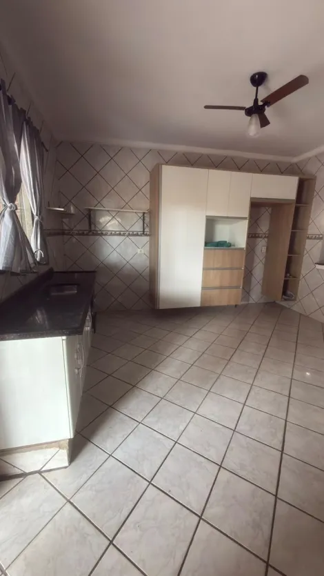 Alugar Casa / Padr&atilde;o em S&atilde;o Jos&eacute; do Rio Preto R$ 2.300,00 - Foto 5