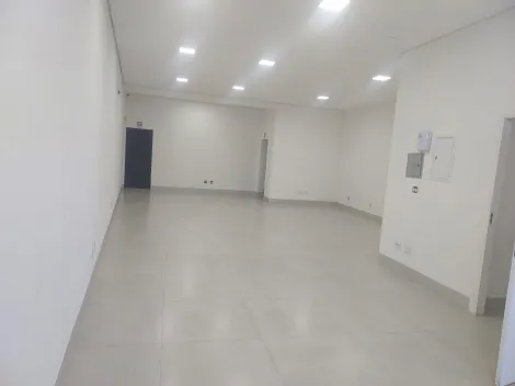 Alugar Comercial / Sal&atilde;o em Mirassol R$ 2.800,00 - Foto 2