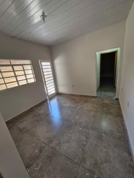 Alugar Casa / Padr&atilde;o em S&atilde;o Jos&eacute; do Rio Preto. apenas R$ 950,00