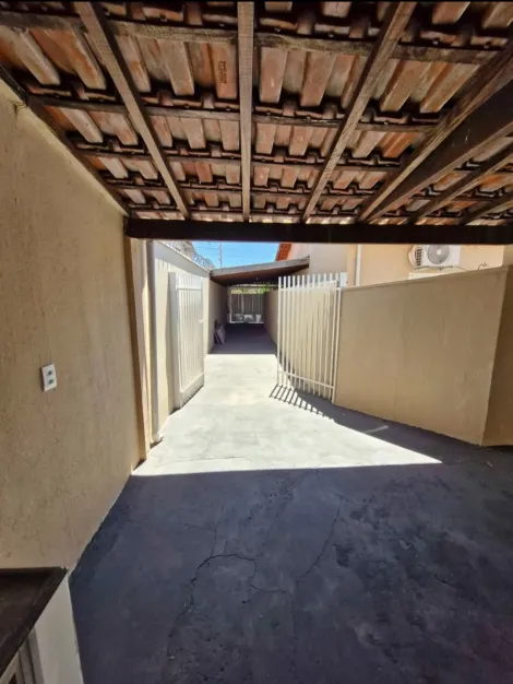 Alugar Casa / Padr&atilde;o em S&atilde;o Jos&eacute; do Rio Preto R$ 950,00 - Foto 9