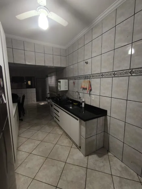 Alugar Casa / Padr&atilde;o em S&atilde;o Jos&eacute; do Rio Preto R$ 1.300,00 - Foto 16