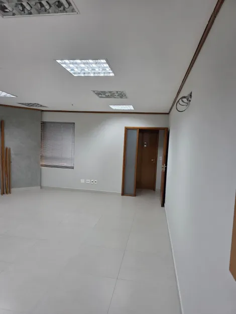 Alugar Comercial / Sala em S&atilde;o Jos&eacute; do Rio Preto R$ 1.200,00 - Foto 3