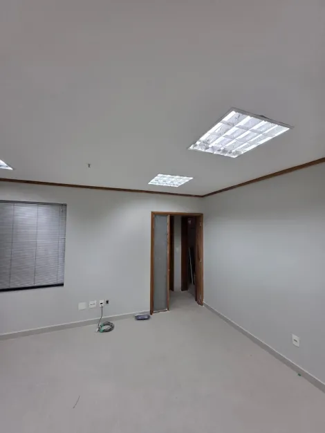 Alugar Comercial / Sala em S&atilde;o Jos&eacute; do Rio Preto R$ 1.200,00 - Foto 5