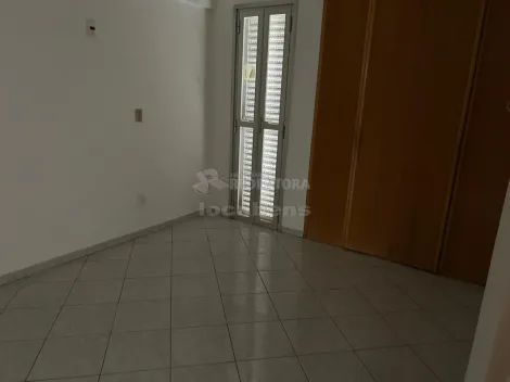 Alugar Apartamento / Padr&atilde;o em S&atilde;o Jos&eacute; do Rio Preto R$ 900,00 - Foto 10