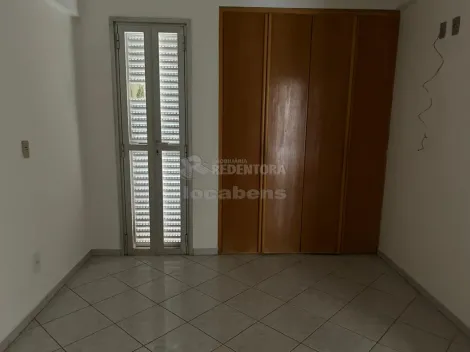 Alugar Apartamento / Padr&atilde;o em S&atilde;o Jos&eacute; do Rio Preto R$ 900,00 - Foto 13