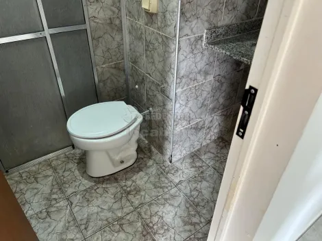Alugar Apartamento / Padr&atilde;o em S&atilde;o Jos&eacute; do Rio Preto R$ 900,00 - Foto 15