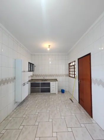 Alugar Casa / Padr&atilde;o em S&atilde;o Jos&eacute; do Rio Preto R$ 1.900,00 - Foto 3