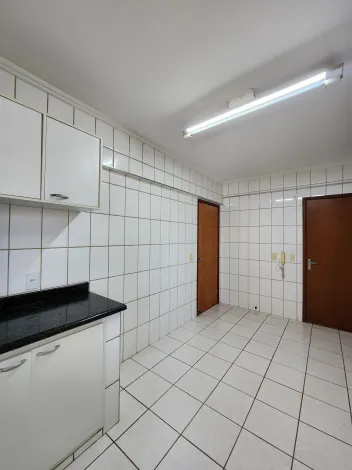 Alugar Apartamento / Padr&atilde;o em S&atilde;o Jos&eacute; do Rio Preto R$ 1.800,00 - Foto 5