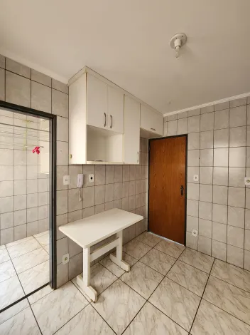 Alugar Apartamento / Padr&atilde;o em S&atilde;o Jos&eacute; do Rio Preto R$ 850,00 - Foto 5