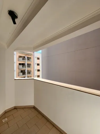 Alugar Apartamento / Padr&atilde;o em S&atilde;o Jos&eacute; do Rio Preto R$ 700,00 - Foto 3