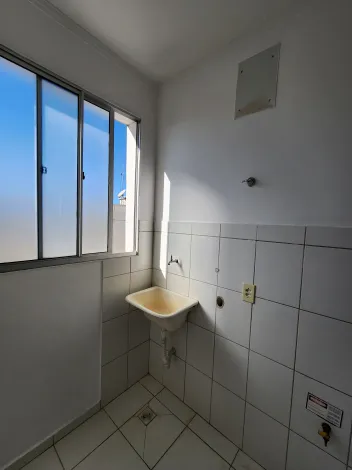 Alugar Apartamento / Padr&atilde;o em S&atilde;o Jos&eacute; do Rio Preto R$ 900,00 - Foto 9