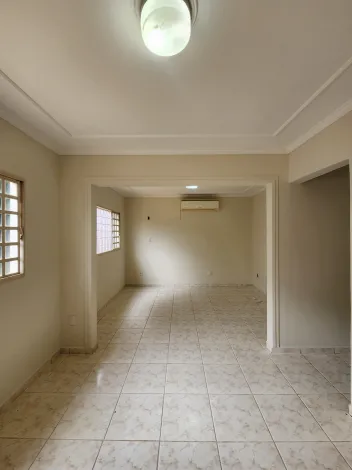 Alugar Casa / Padr&atilde;o em S&atilde;o Jos&eacute; do Rio Preto R$ 2.750,00 - Foto 2