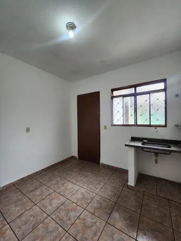 Alugar Casa / Padr&atilde;o em S&atilde;o Jos&eacute; do Rio Preto R$ 650,00 - Foto 3