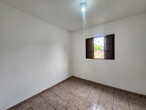 Alugar Casa / Padr&atilde;o em S&atilde;o Jos&eacute; do Rio Preto R$ 650,00 - Foto 4