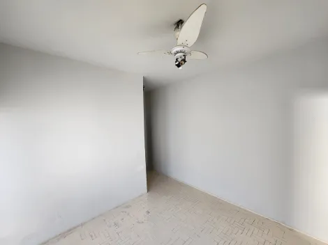 Alugar Casa / Padr&atilde;o em S&atilde;o Jos&eacute; do Rio Preto R$ 750,00 - Foto 9