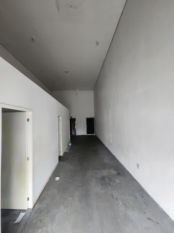 Alugar Comercial / Sal&atilde;o em S&atilde;o Jos&eacute; do Rio Preto. apenas R$ 2.200,00