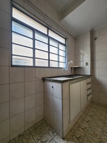 Alugar Apartamento / Padr&atilde;o em S&atilde;o Jos&eacute; do Rio Preto R$ 900,00 - Foto 4