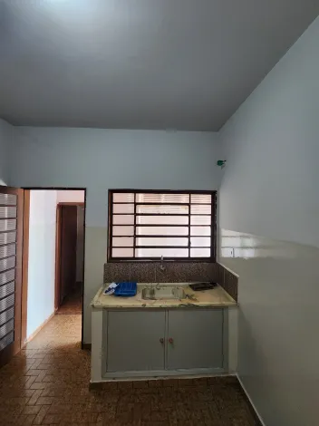 Alugar Casa / Padr&atilde;o em S&atilde;o Jos&eacute; do Rio Preto R$ 700,00 - Foto 3
