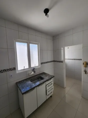 Alugar Apartamento / Padr&atilde;o em S&atilde;o Jos&eacute; do Rio Preto R$ 880,00 - Foto 4