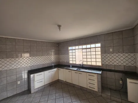 Alugar Casa / Sobrado em S&atilde;o Jos&eacute; do Rio Preto. apenas R$ 2.400,00