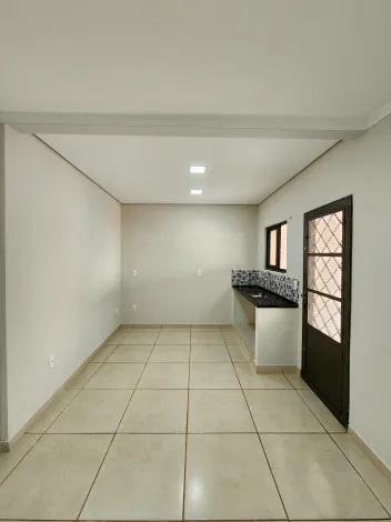 Alugar Casa / Padr&atilde;o em S&atilde;o Jos&eacute; do Rio Preto R$ 1.800,00 - Foto 4