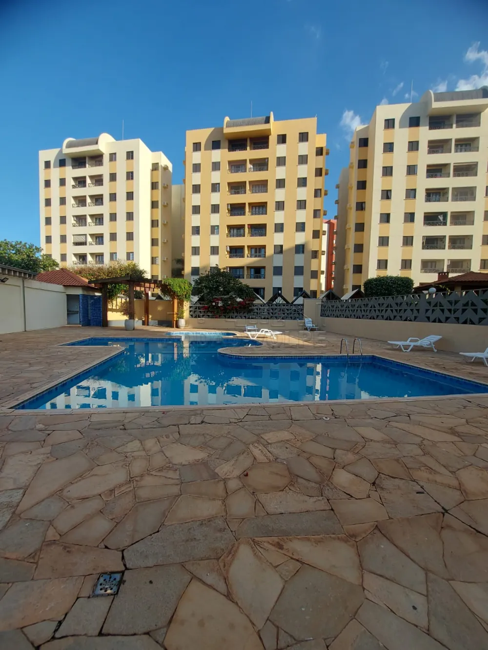 Comprar Apartamento / Padr&atilde;o em Bauru R$ 450.000,00 - Foto 17