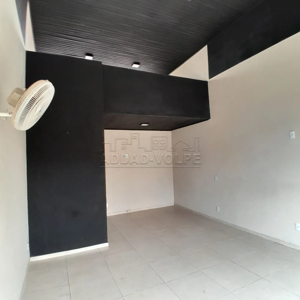 Alugar Comercial / Ponto Comercial em Bauru R$ 2.000,00 - Foto 1