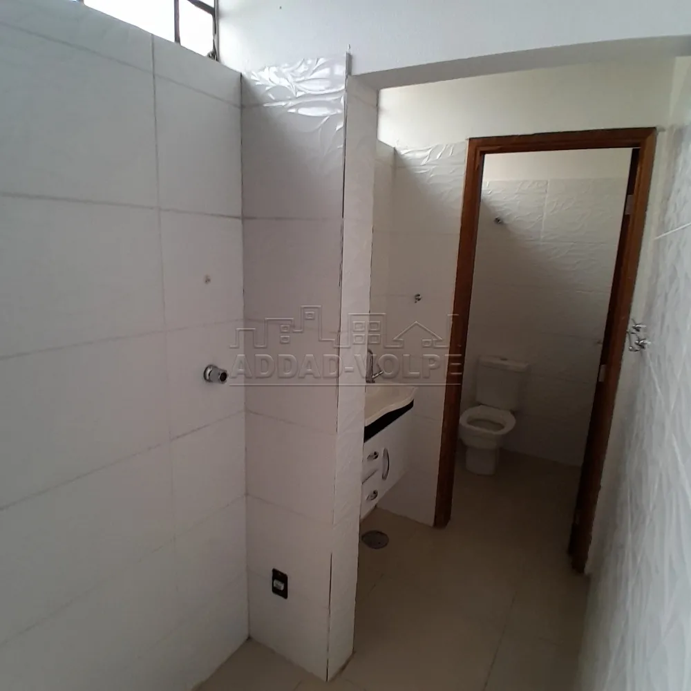 Alugar Comercial / Ponto Comercial em Bauru R$ 2.000,00 - Foto 4