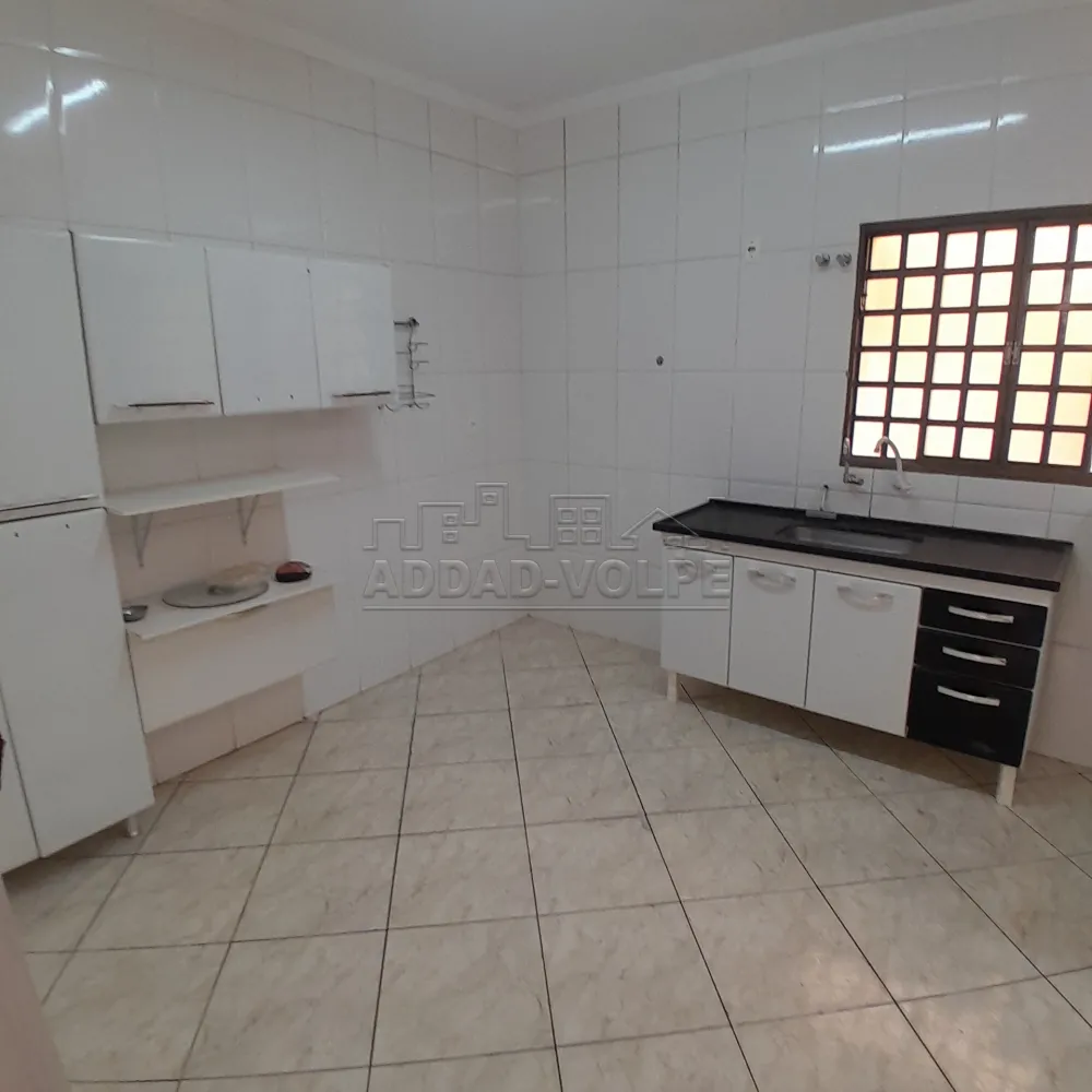 Alugar Casa / Padr&atilde;o em Bauru R$ 2.400,00 - Foto 2