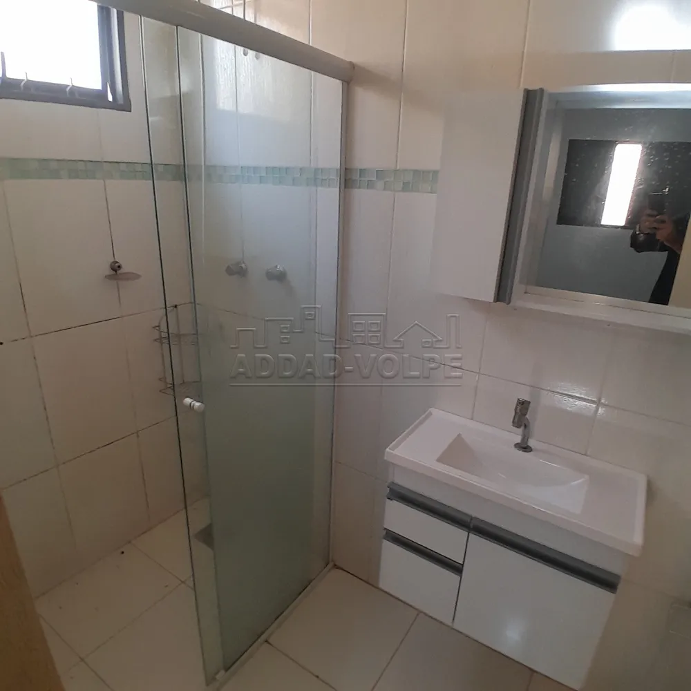 Alugar Casa / Padr&atilde;o em Bauru R$ 2.400,00 - Foto 6
