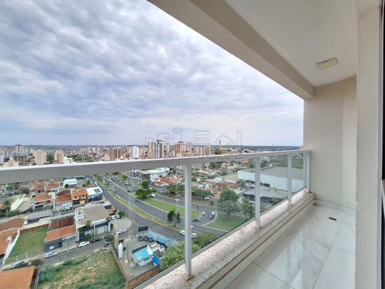 Alugar Apartamento / Padr&atilde;o em Bauru R$ 2.750,00 - Foto 3