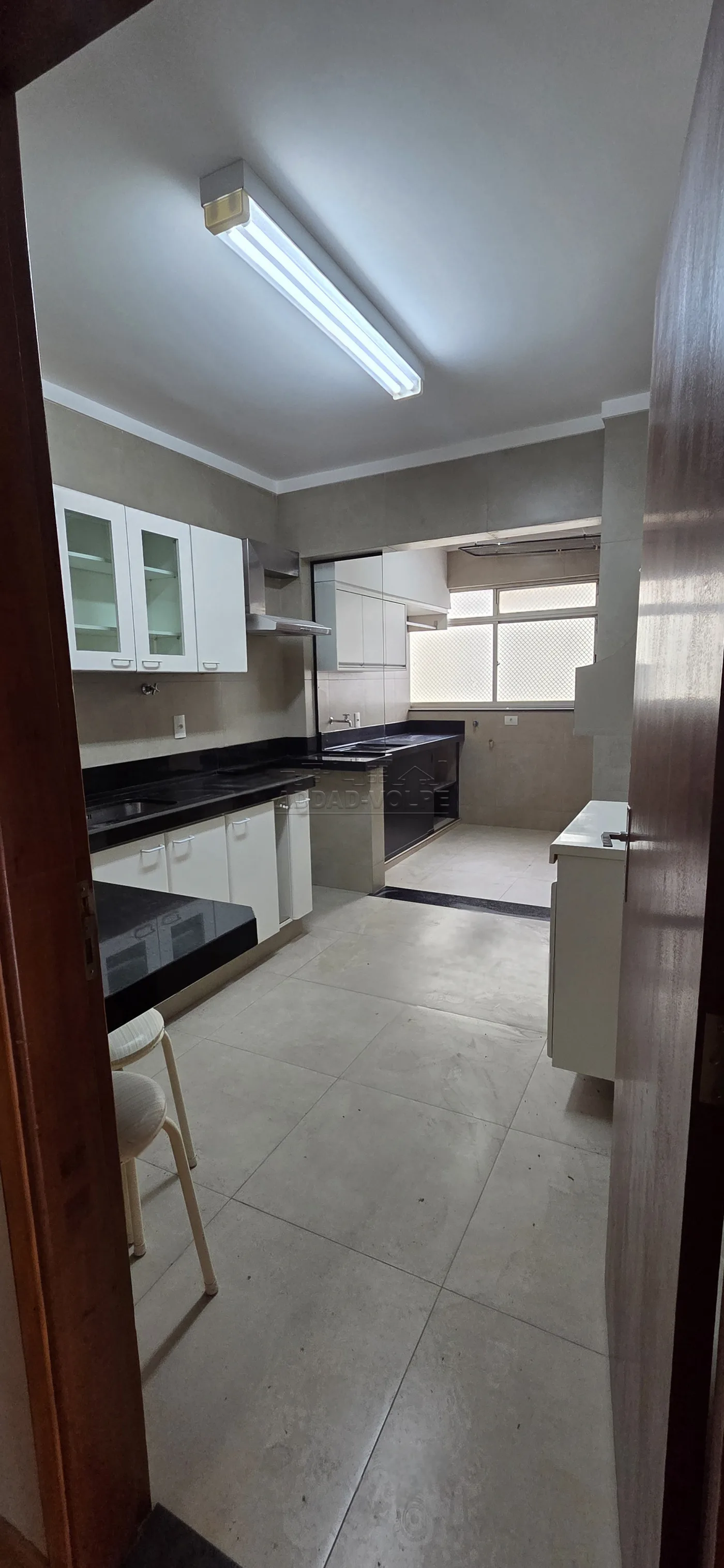 Alugar Apartamento / Padr&atilde;o em Bauru R$ 2.200,00 - Foto 7