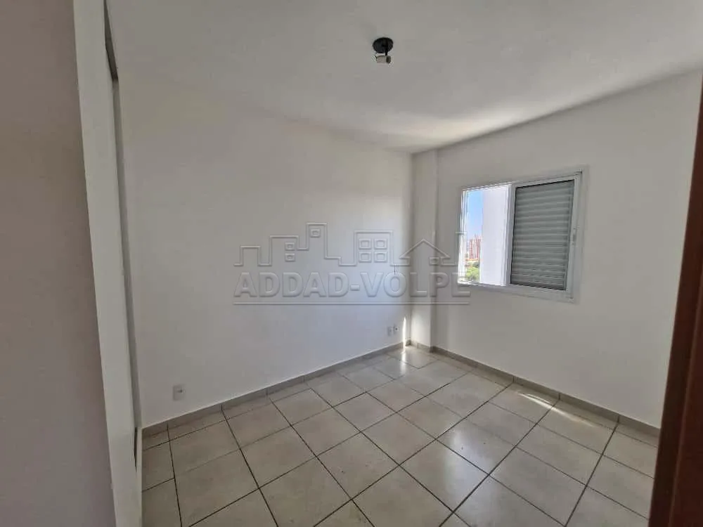 Alugar Apartamento / Padr&atilde;o em Bauru R$ 1.700,00 - Foto 4