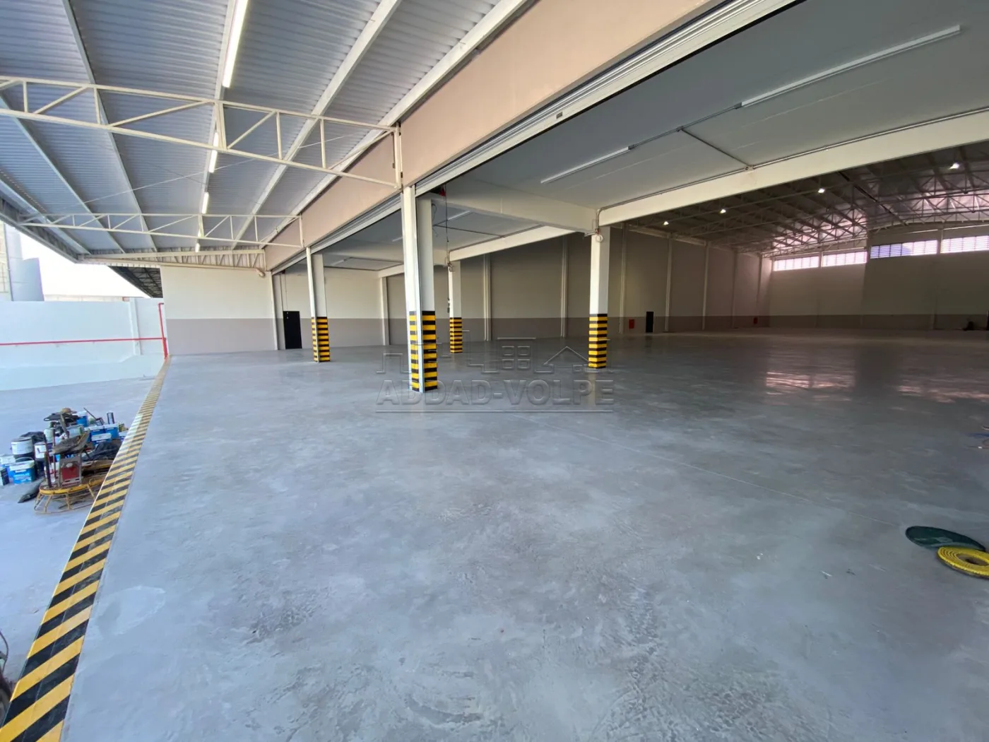 Alugar Comercial / Barrac&atilde;o em Bauru R$ 65.000,00 - Foto 4
