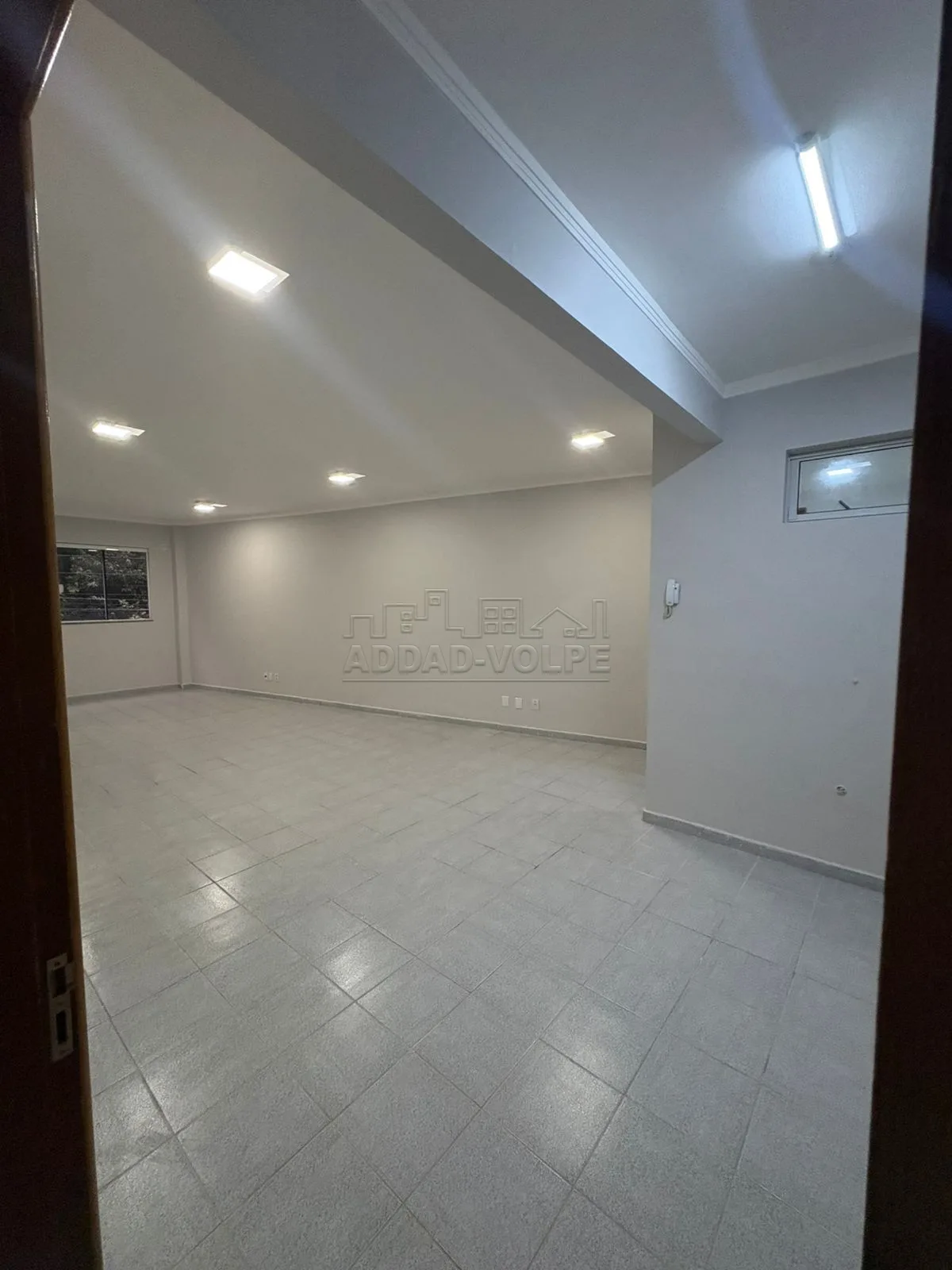 Alugar Comercial / Sala em Bauru R$ 1.900,00 - Foto 2