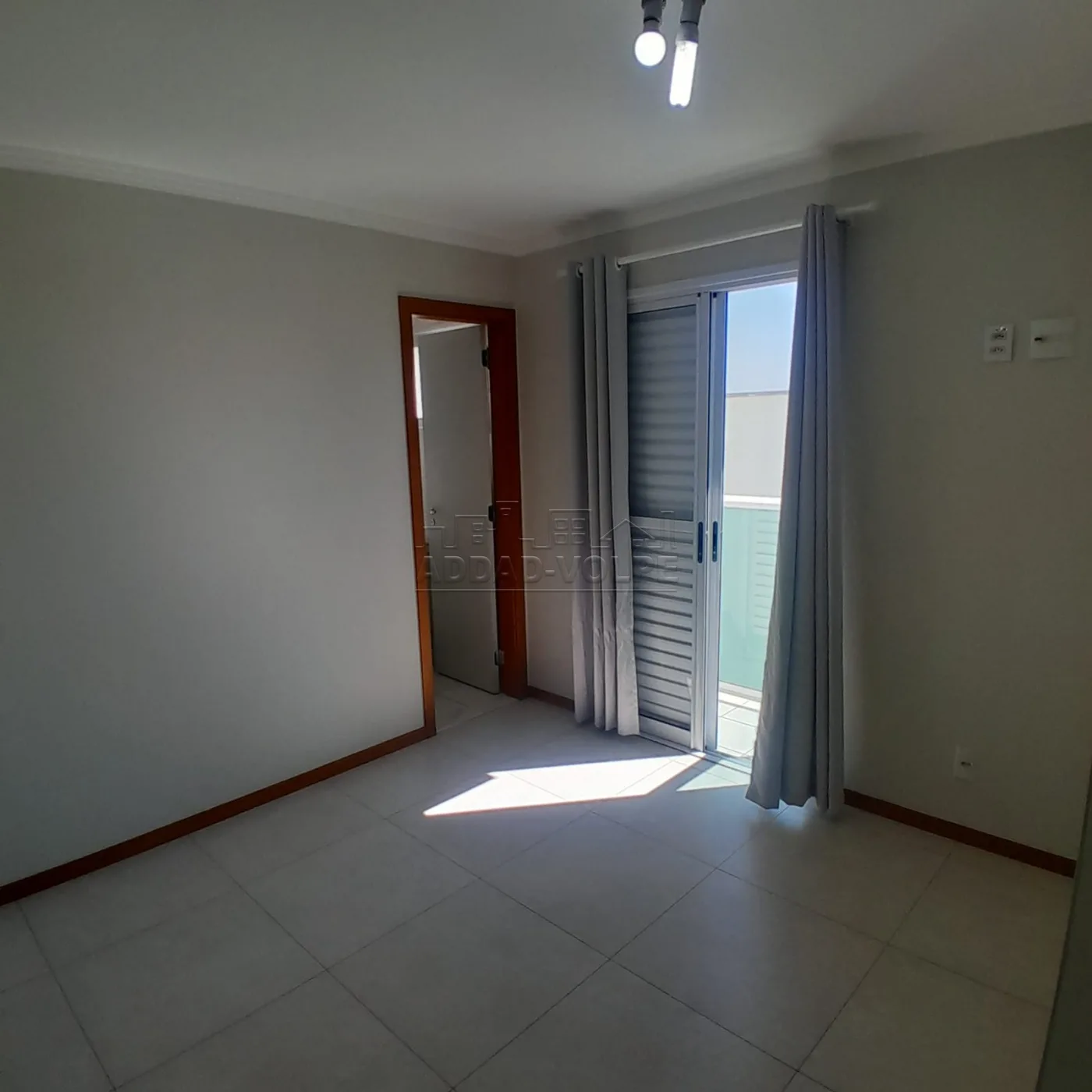 Alugar Apartamento / Padr&atilde;o em Bauru R$ 1.500,00 - Foto 4