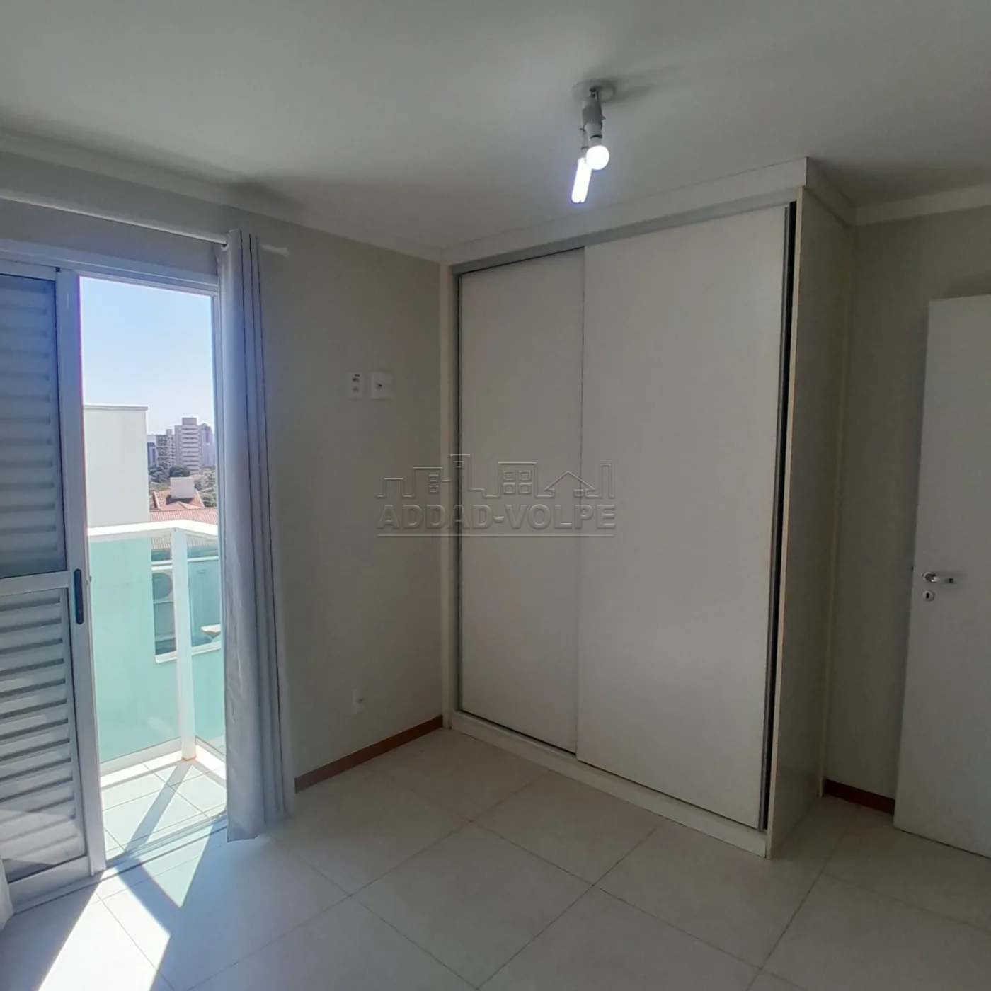 Alugar Apartamento / Padr&atilde;o em Bauru R$ 1.500,00 - Foto 5