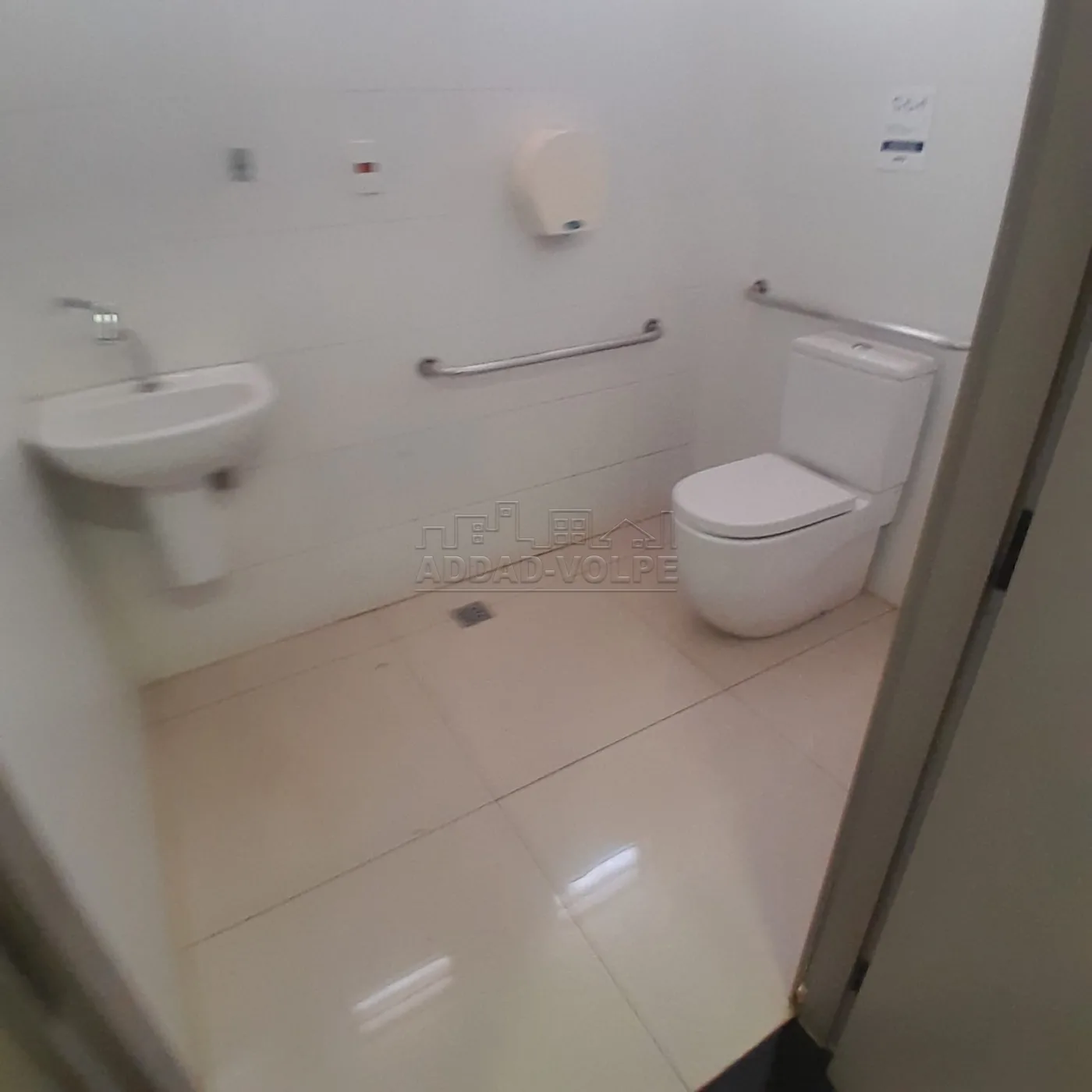 Alugar Comercial / Pr&eacute;dio em Bauru R$ 30.000,00 - Foto 6