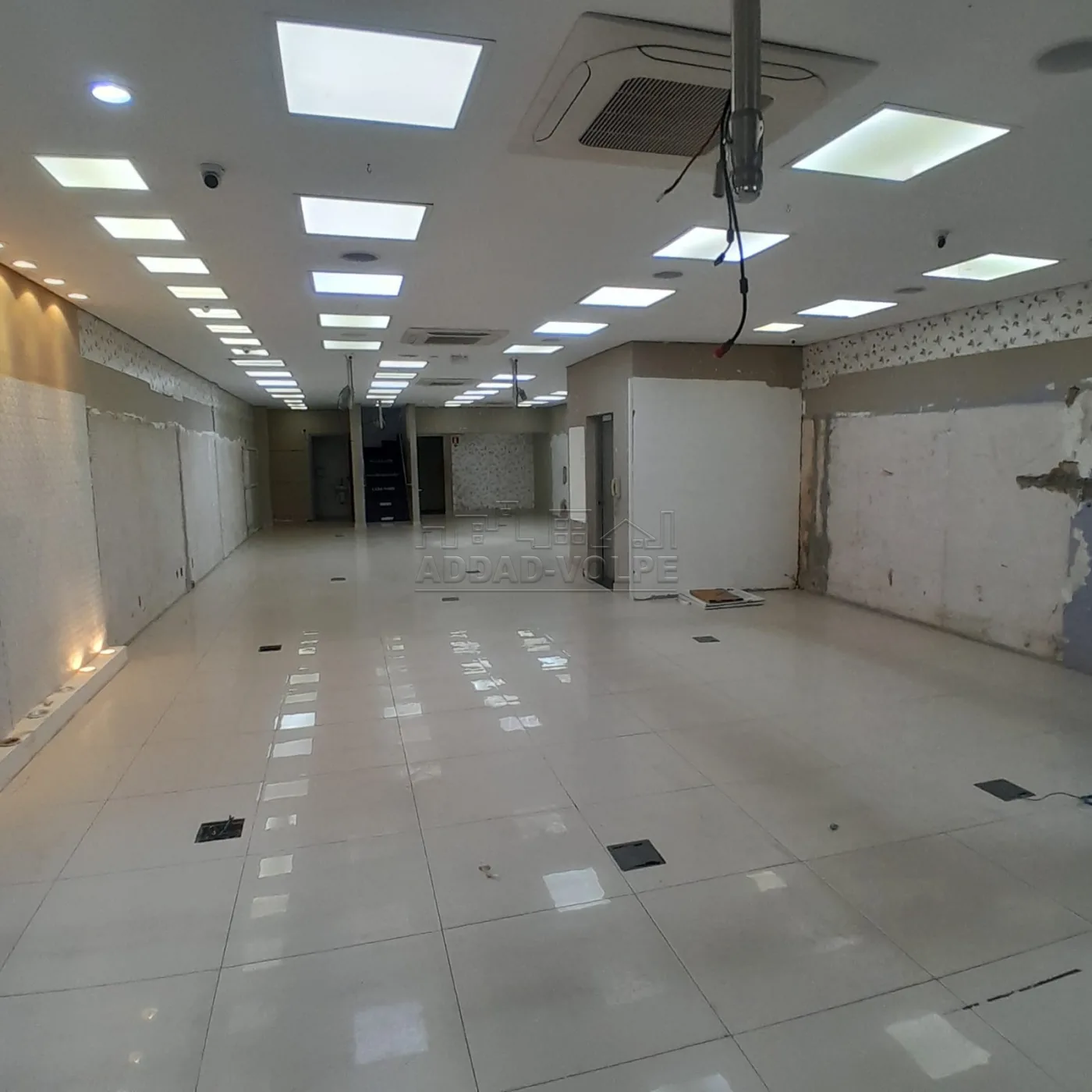 Alugar Comercial / Pr&eacute;dio em Bauru R$ 30.000,00 - Foto 2