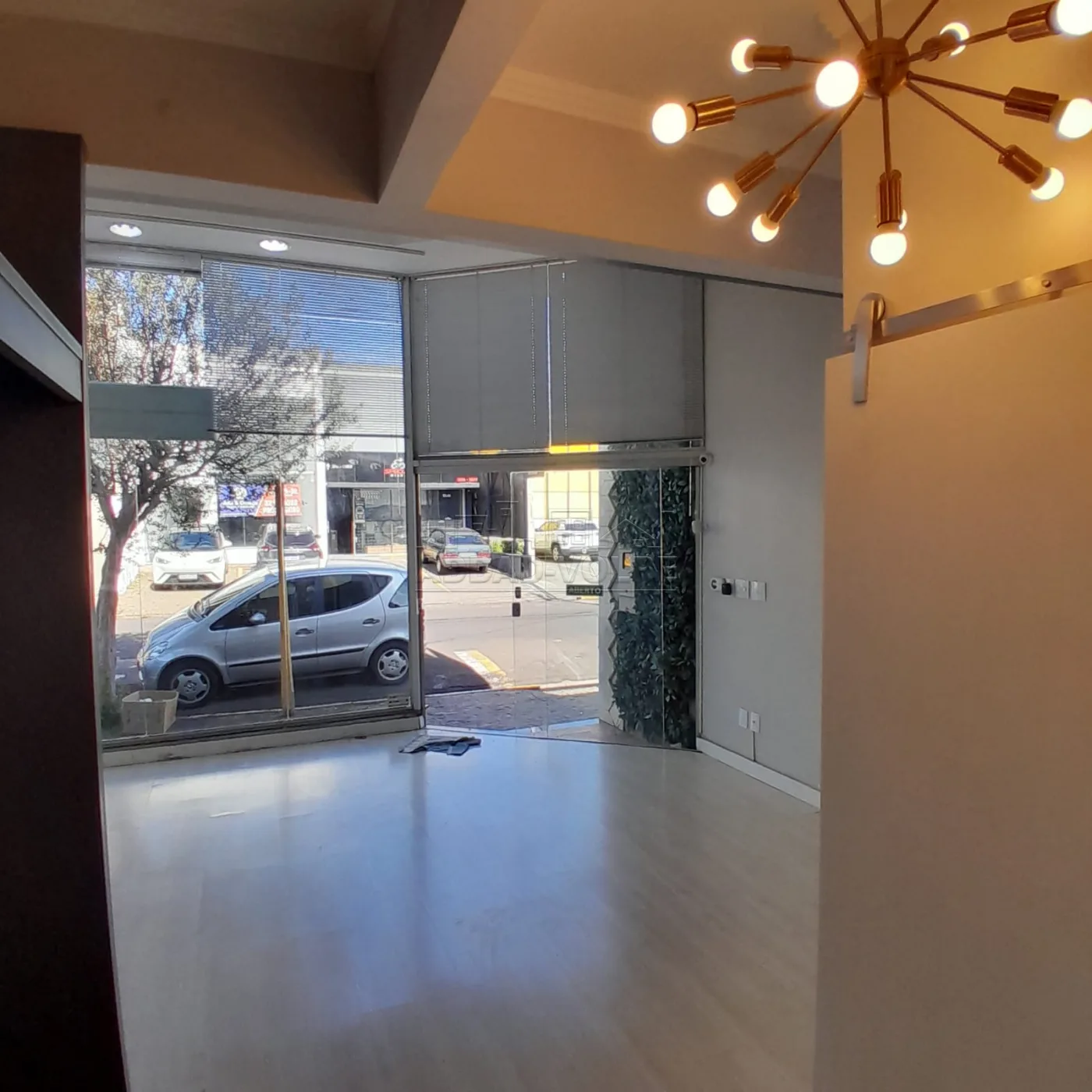 Alugar Comercial / Sal&atilde;o em Bauru R$ 3.000,00 - Foto 8