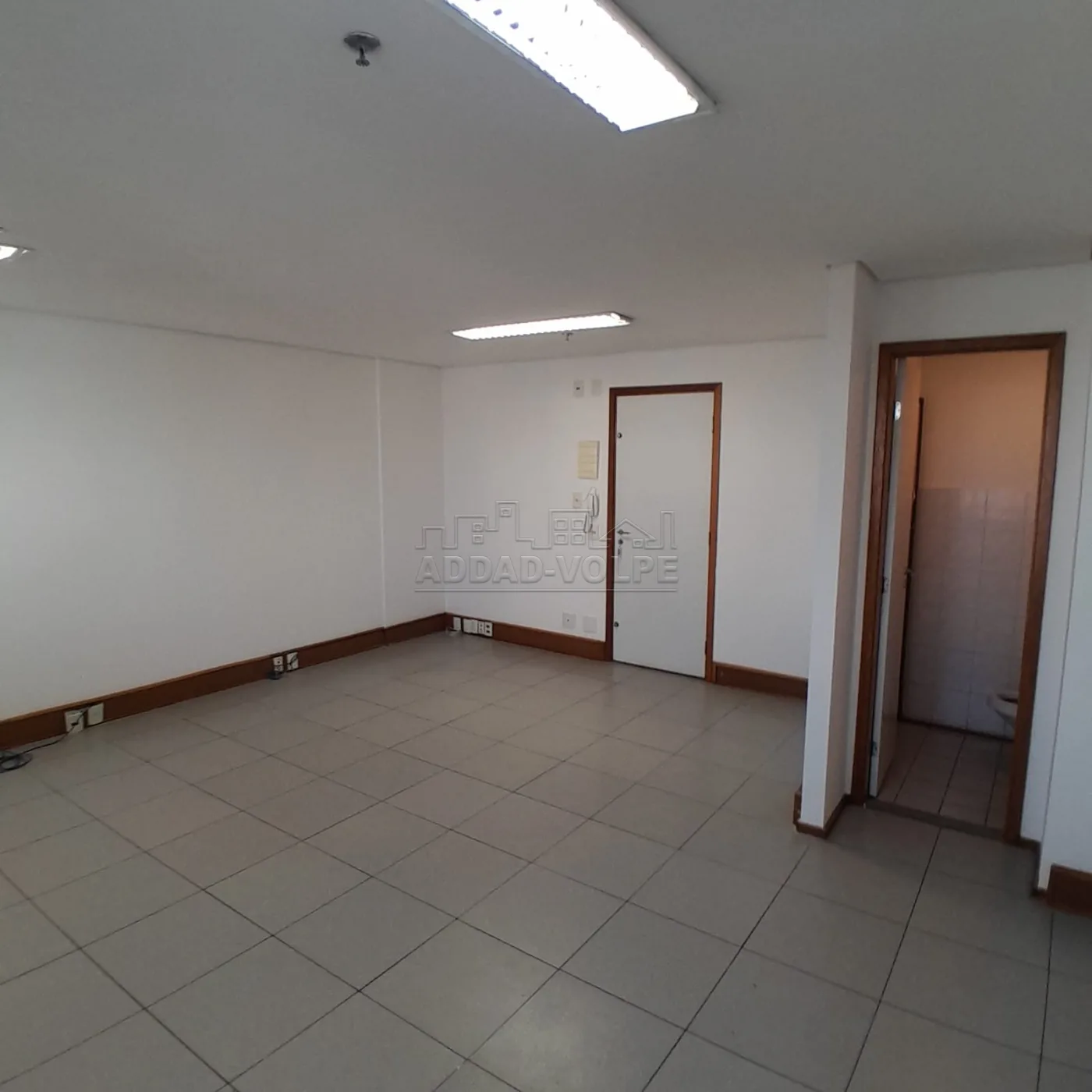 Alugar Comercial / Sala em Condom&iacute;nio em Bauru R$ 1.200,00 - Foto 1