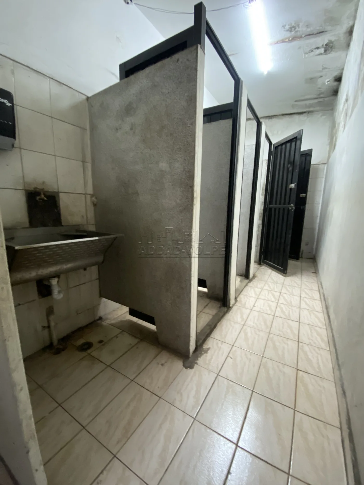 Alugar Comercial / Barrac&atilde;o em Bauru R$ 7.000,00 - Foto 4